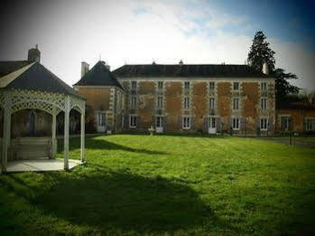 مبيت وإفطار Savigny-Lévescault Chateau De La Touche المظهر الخارجي الصورة