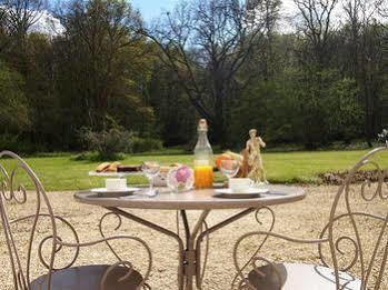 مبيت وإفطار Savigny-Lévescault Chateau De La Touche المظهر الخارجي الصورة