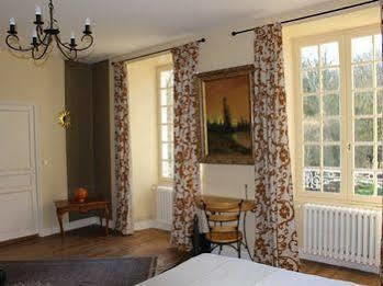 مبيت وإفطار Savigny-Lévescault Chateau De La Touche المظهر الخارجي الصورة
