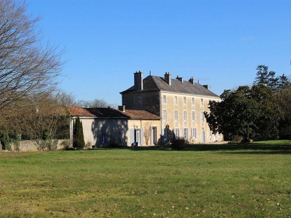 مبيت وإفطار Savigny-Lévescault Chateau De La Touche المظهر الخارجي الصورة